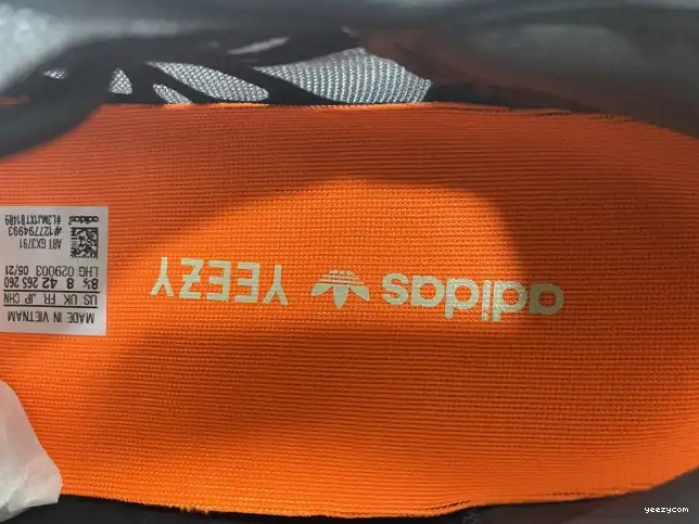 GX3791 Cinder Boost V2 Adidas 350 Mono Yeezy 0606